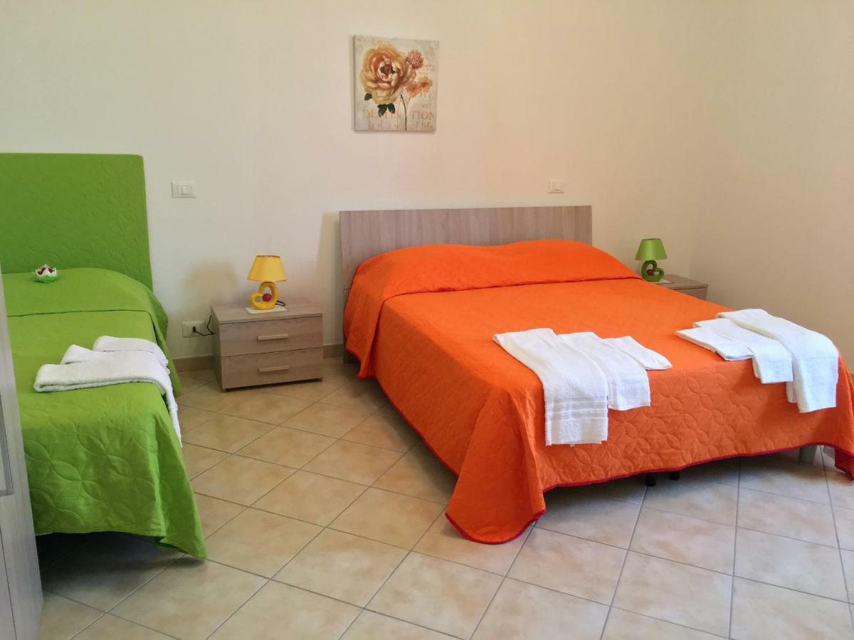 Il Giardino Dei Limoni Apartment กุสโตนาชี ภายนอก รูปภาพ
