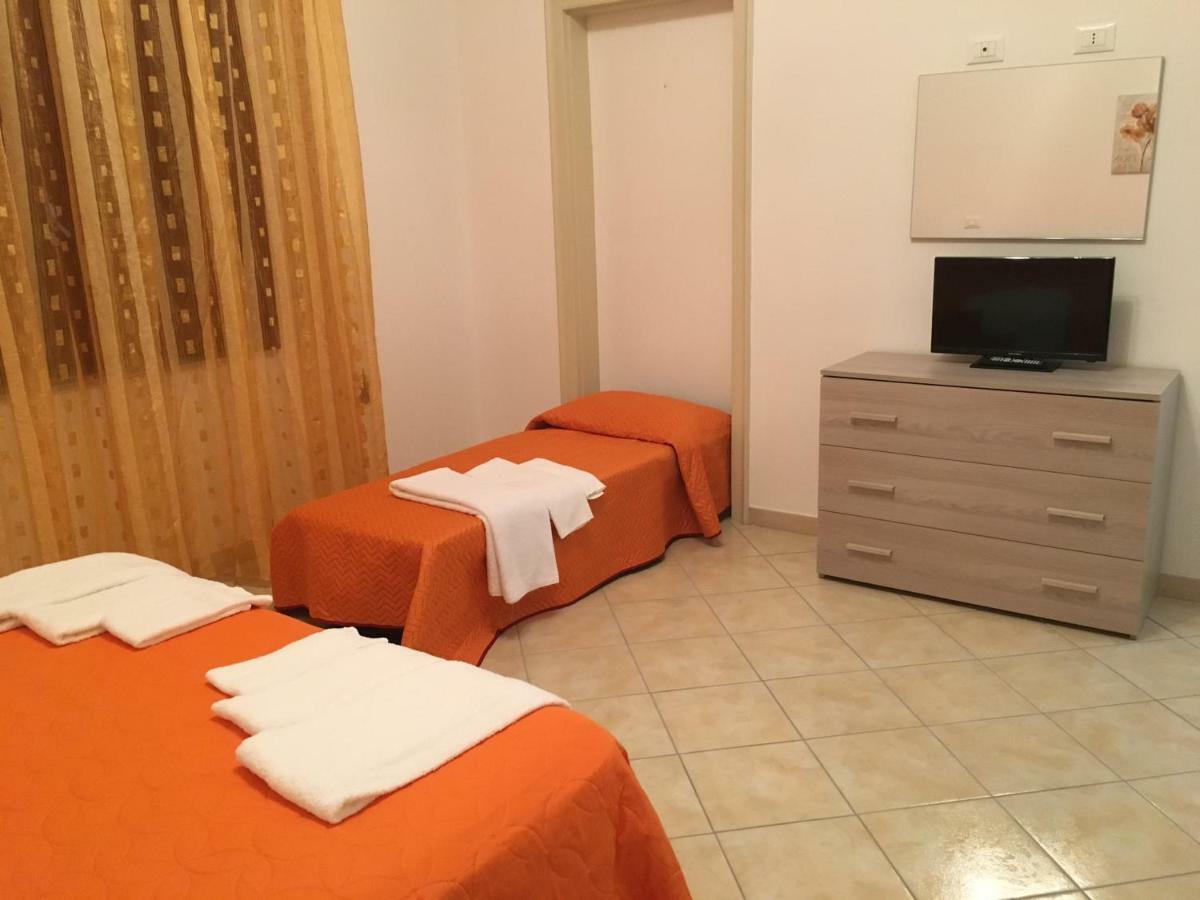 Il Giardino Dei Limoni Apartment กุสโตนาชี ภายนอก รูปภาพ