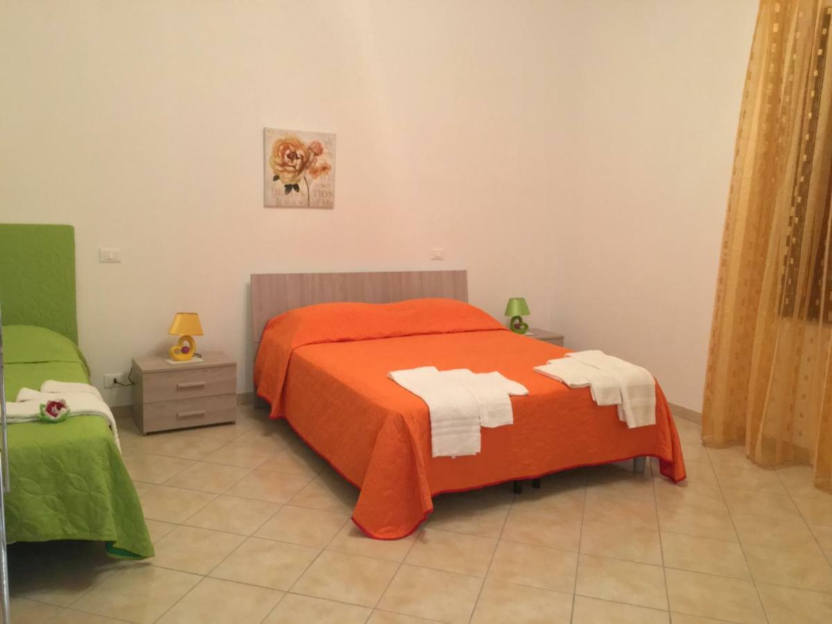 Il Giardino Dei Limoni Apartment กุสโตนาชี ภายนอก รูปภาพ